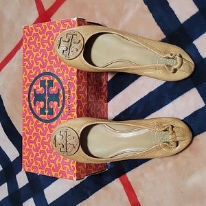 Tory Burch Reva-Royal Tan Espadrilles. Size: 6
